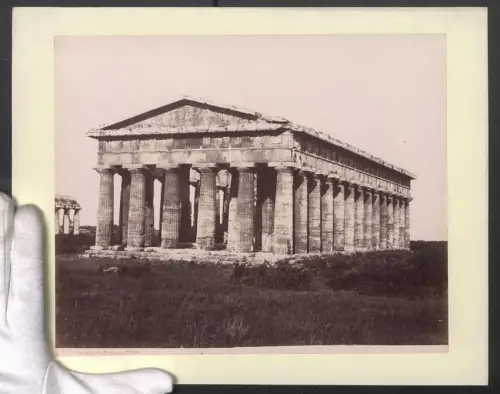 Fotografie unbekannter Fotograf, Ansicht Pesto, Tempio di Nettuni, Grossformat 31 x 24cm