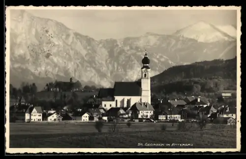 AK St. Georgen im Attergau, Ortsansicht mit Kirche und Bergpanorama