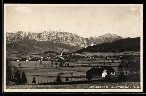 AK St. Georgen im Attergau, Ortspanorama mit Kirche