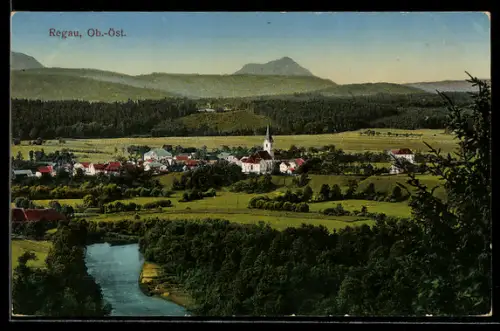 AK Regau, Ortsansicht mit Blick ins Land