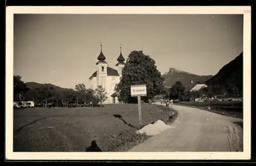 AK St. Lorenz, Kirche mit Strassenpartie