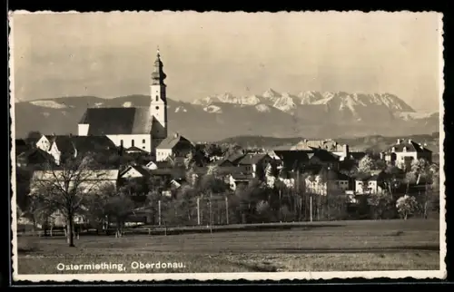 AK Ostermiething /Oberdonau, Teilansicht mit Kirche