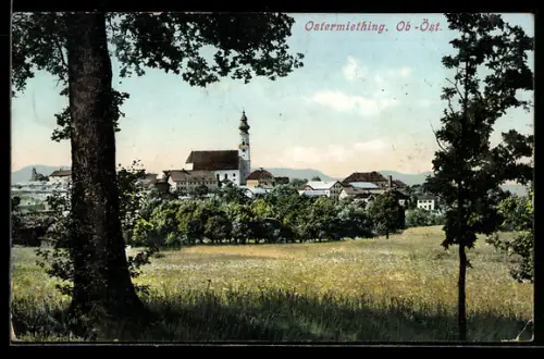 AK Ostermiething, Ortsansicht vom Waldrand aus