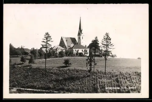 AK Stroheim /O.Ö., Kirche mit Umgebung