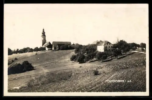 AK Esternberg / Oberösterreich, Felder am Ortsrand mit Blick zur Kirche