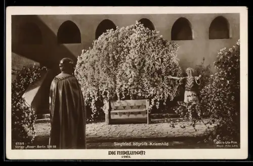 AK Die Nibelungen 1. Teil, Siegfried grüsst Kriemhild, Szenenfoto mit Paul Richter und Margarete Schön
