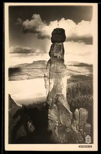 Foto-AK Walter Hahn, Dresden, Nr. 615: Barbarine mit malerischer Landschaft