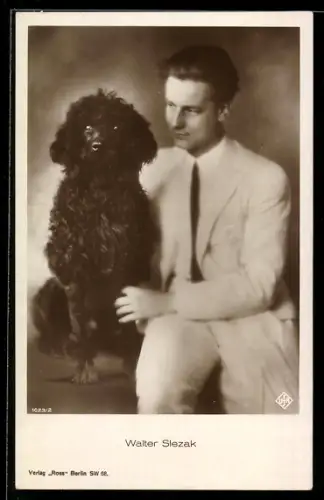 AK Schauspieler Walter Slezak mit einem Pudel