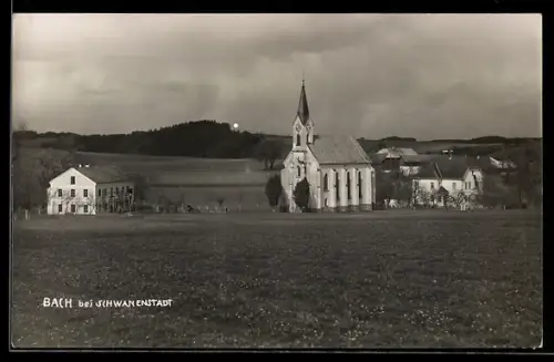 AK Bach bei Schwanenstadt, Dorfansicht mit Kirche