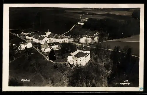 AK St. Pantaleon /Ob.-Oest., Wildshut, Luftaufnahme mit Schloss und Ortsansicht
