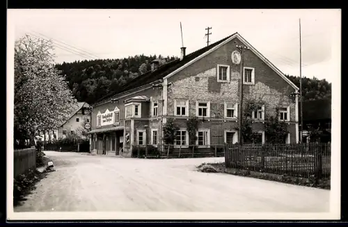 AK Munderfing, Gasthaus an Dorfstrasse