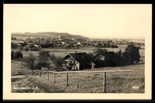 AK Moosbach /O. D., Panorama mit Kirche und Gehöften