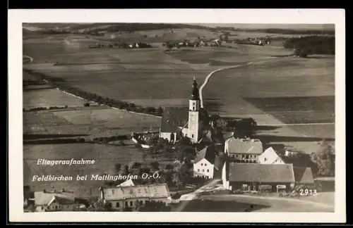 AK Feldkirchen bei Mattighofen, Fliegeraufnahme mit Kirche und Dorf