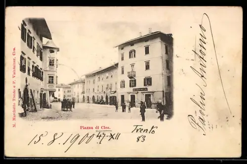 AK Cles, Piazza di Cles con edifici e persone in strada