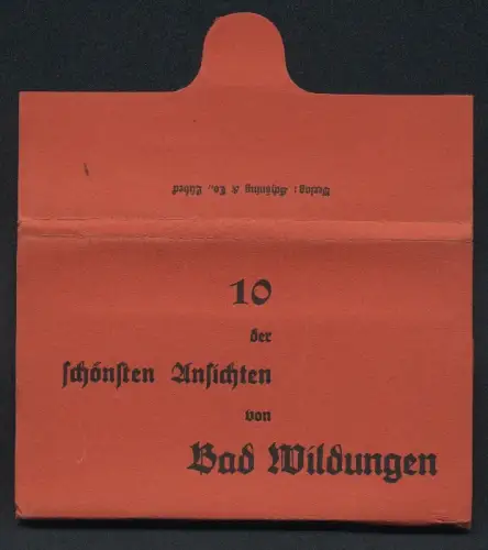 10 AK Bad Wildungen, Totalansicht mit Kirche, Georg-Viktor-Quelle und Wandelhalle, Badehotel und Fürstenhof