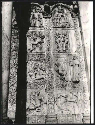 Fotografie Dr. Grebert, Ansicht Verona - Venetien / Italien, San Zeno, Marmorreliefs von Nikolaus auf der rechten Seite