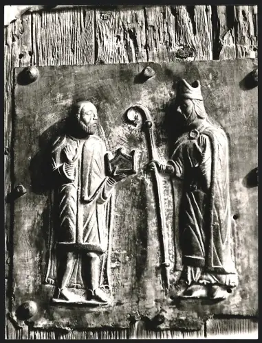 Fotografie Dr. Grebert, Ansicht Verona - Venetien / Italien, San Zeno, Portal, Gallienus überreicht hl. Zeno eine Krone