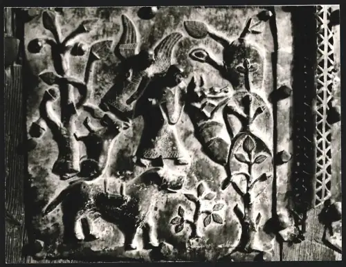 Fotografie Dr. Grebert, Ansicht Verona - Venetien / Italien, San Zeno, Portal, Opferung Isaaks