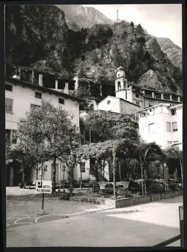 Fotografie Dr. Grebert, Ansicht Limone sul Garda, Hotel All' Azzurro, Zitronengärten & Kirche