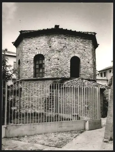 Fotografie Dr. Grebert, Ansicht Ravenna - Emilia-Romagna / Italien, Baptisterium der Arianer