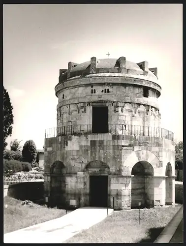 Fotografie Dr. Grebert, Ansicht Ravenna - Emilia-Romagna / Italien, Grabmal Theoderichs