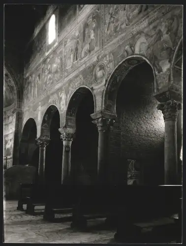 Fotografie Dr. Grebert, Ansicht Codigoro - Emilia-Romagna / Italien, Abtei Pomposa, Wandmalerei im mittelschiff