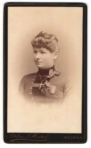 Fotografie Friedr. Hertel, Weimar, Deinhardtgasse 22, Porträt einer jungen Frau