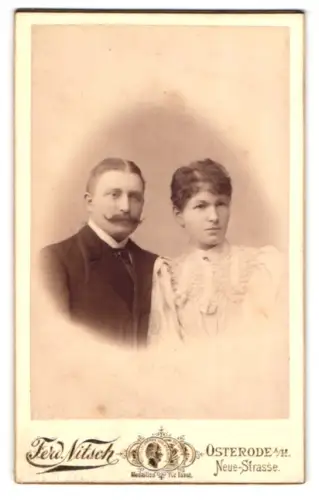 Fotografie Ferd. Nitsch, Osterode am Harz, Neue Strasse, Porträt eines Paares
