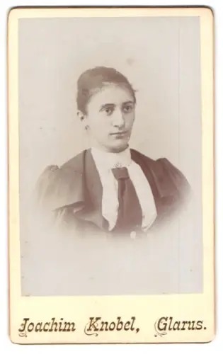 Fotografie Joachim Knobel, Glarus, Portrait einer Frau