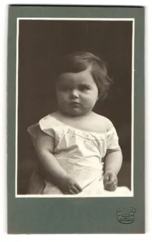 Fotografie Widensohler, Stuttgart, Porträt eines kleinen Kindes