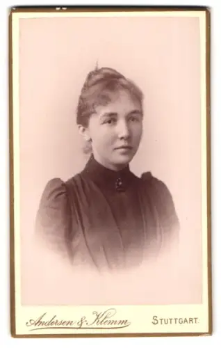 Fotografie Andersen & Klemm, Stuttgart, Charlottenstr. 8, Porträt einer jungen Frau