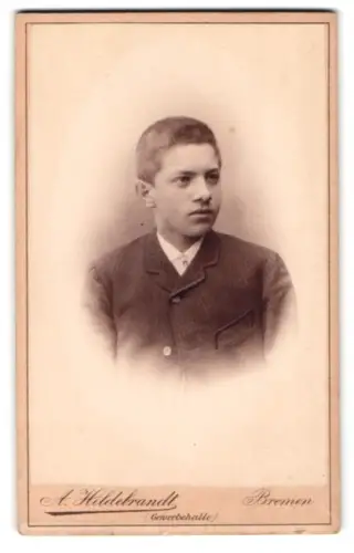 Fotografie A. Hildebrandt, Bremen, Hutfelderstr. 43, Porträt eines jungen Mannes