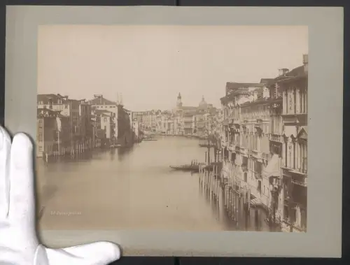 Fotografie unbekannter Fotograf, Ansicht Venedig, Grande Canale mit Blick zur Rialtobrücke, Grossformat 32 x 24cm