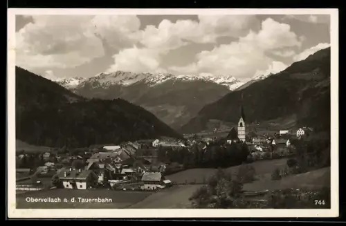 AK Obervellach a. d. Tauernbahn, Dorf mit Kirche und Gebirgspanorama