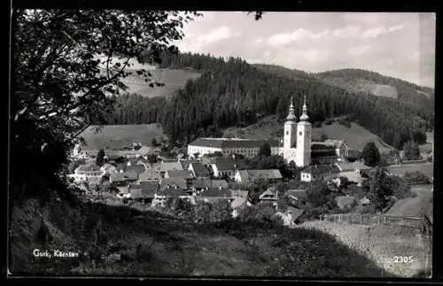 AK Gurk /Kärnten, Panorama mit Kirche und Ort