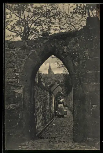 AK Hildesheim-Moritzburg, Gassenpartie Kleine Steuer mit Blick zur Kirche
