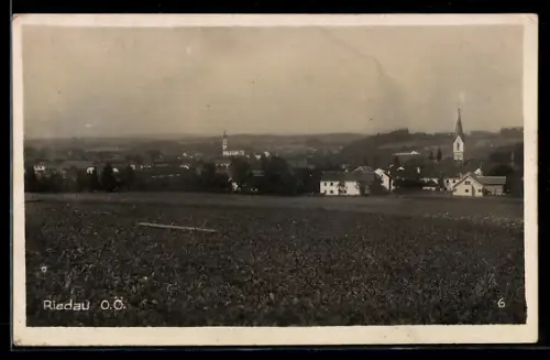 AK Riedau /O.-Ö., Ortspartie mit Kirche