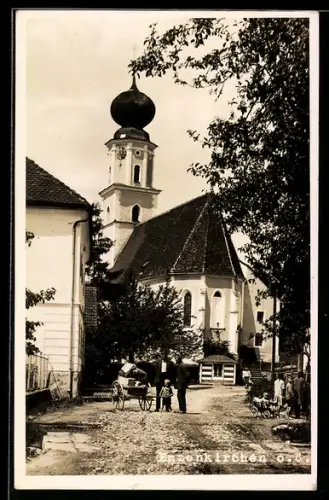 AK Enzenkirchen /O.Ö., Kirche in der Aussenansicht