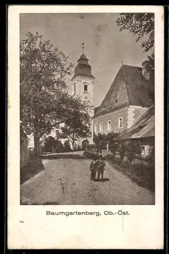 AK Baumgartenberg /Ob.Öst., Ortspartie mit Kirche und Passanten
