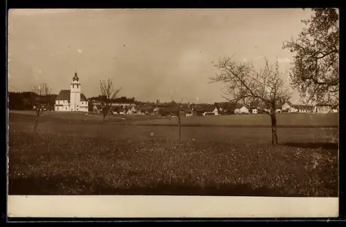 AK Sattledt /O.-D., Ortspartie mit Kirche