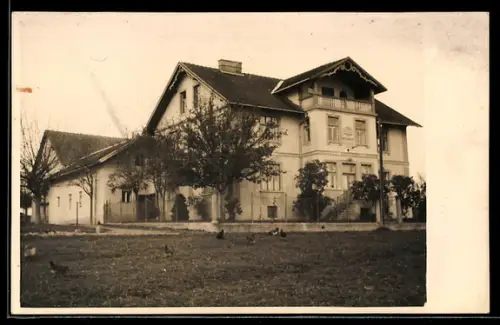 Foto-AK Taufkirchen, Villa mit Balkon und Vorgarten