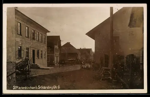 AK St. Marienkirchen b. Schärding, Strasse mit Häusern und Bäckerei Bachmayer, Karren