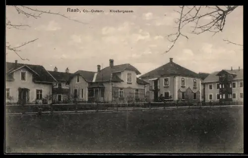 AK Raab /Ob.-Oesterr., Klostergasse, Häuserpanorama