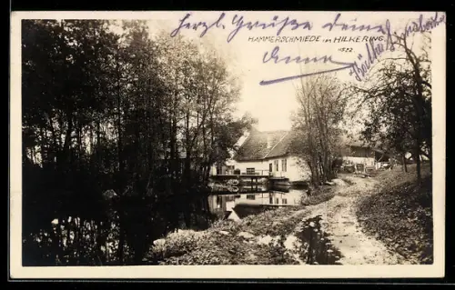 AK Hartkirchen /O.-Oe., Hilkering, Hammerschmiede mit Brücke und Uferweg