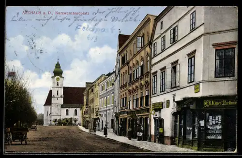 AK Aschach a. D., Kurzwenhardplatz, Kirche und Häuserzeile