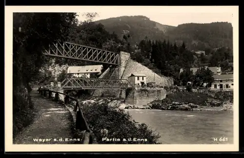 AK Weyer a. d. Enns, Partie mit Eisenbahnbrücke und Häusern