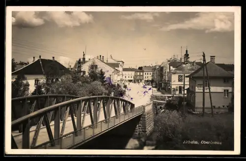 AK Altheim /Oberdonau, Brücke und Ortsansicht mit Kirche