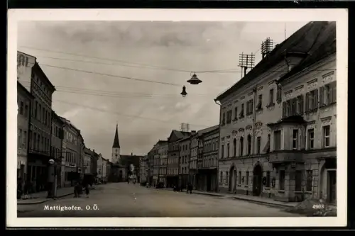 AK Mattighofen /O.Ö., Hauptstrasse mit Kirche