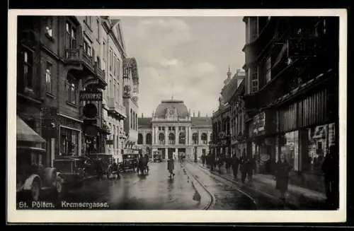 AK St. Pölten, Kremsergasse, Strassenansicht mit Ladenfronten und Passanten