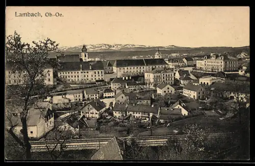 AK Lambach /Ob. Oe., Panorama mit Stift und Kirche